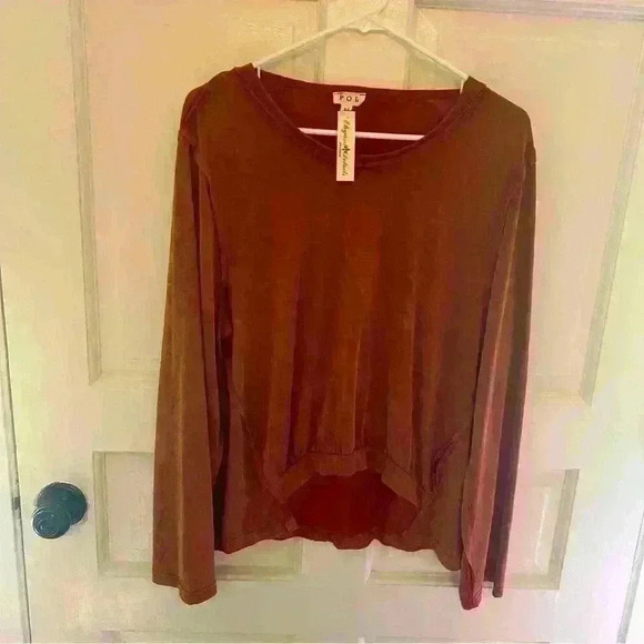 New Pol Rayon  Blend Long Sleeve Shirt. Rounded Neckline. Rust size Medium - Picture 1 of 10